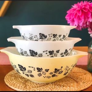 Vintage Pyrex Gooseberry